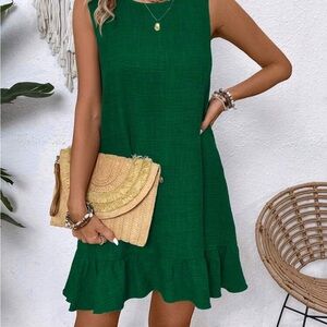 NWOT Beautiful Green Sleeveless Dress